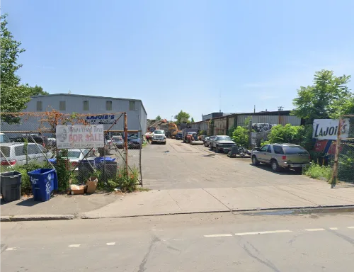 Exterior de Lajoie’s Auto Parts