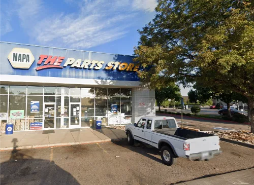 Exterior de NAPA Auto Parts – Havana Auto Parts