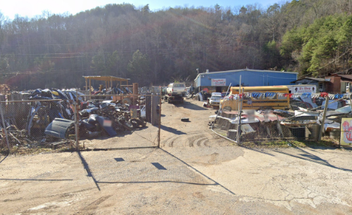 Exterior de Cherry Avenue Auto Parts