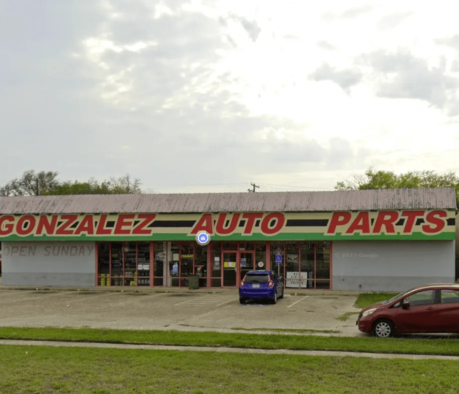 Exterior de Gonzalez Auto Parts #15