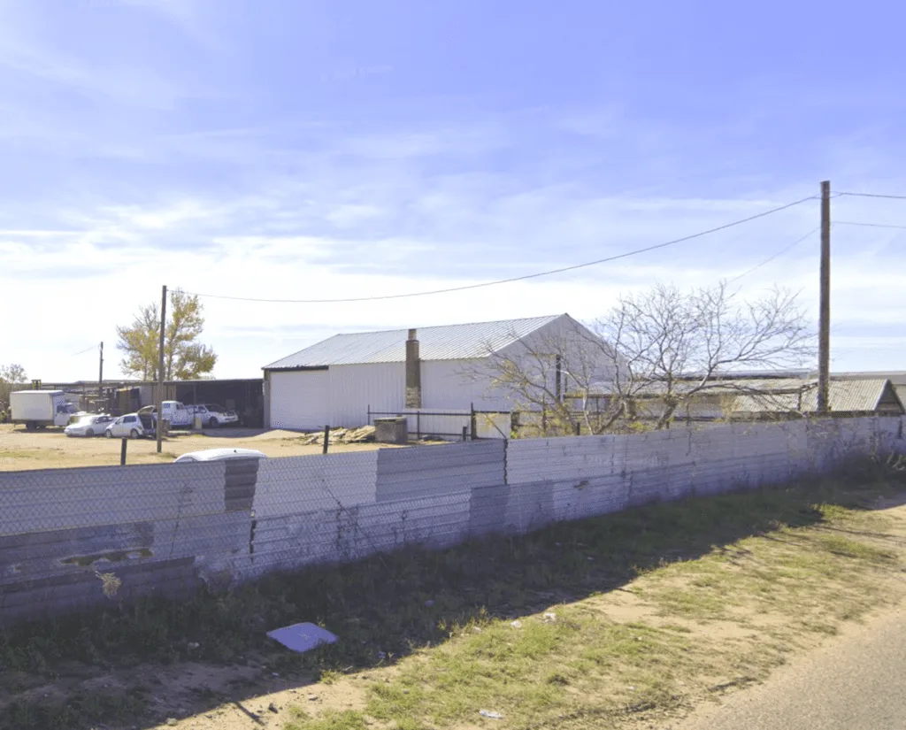 Exterior de Albert’s Wrecking