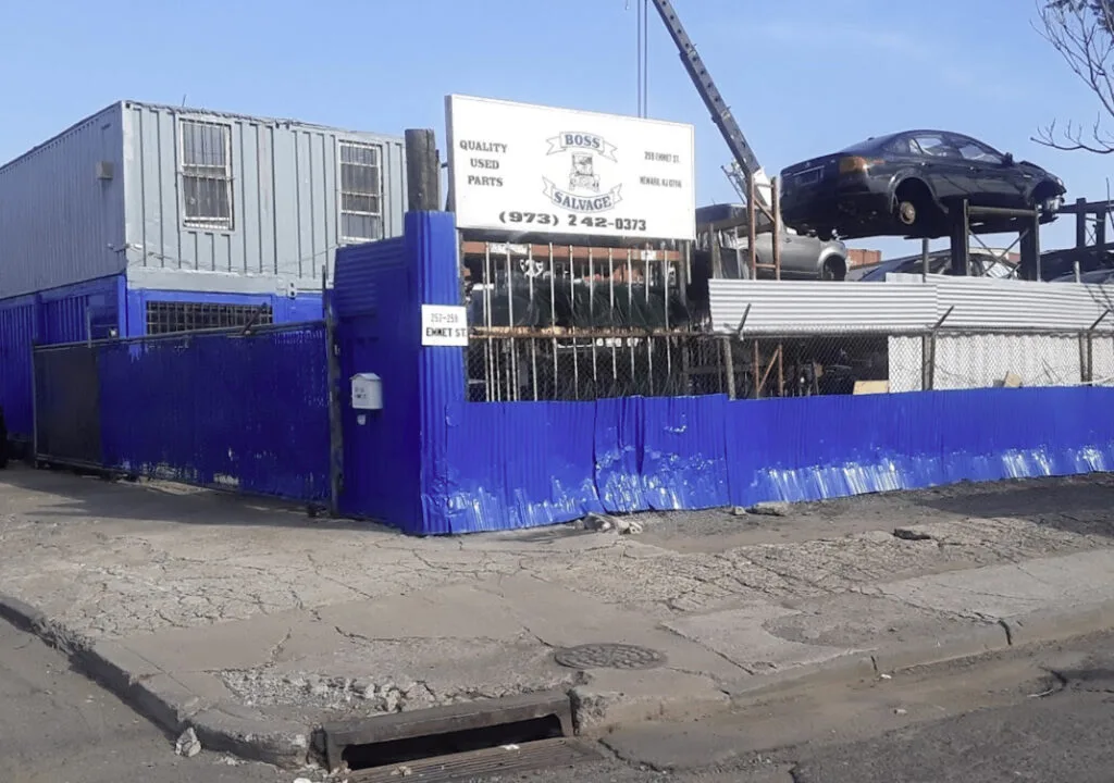 Exterior de Boss Salvage