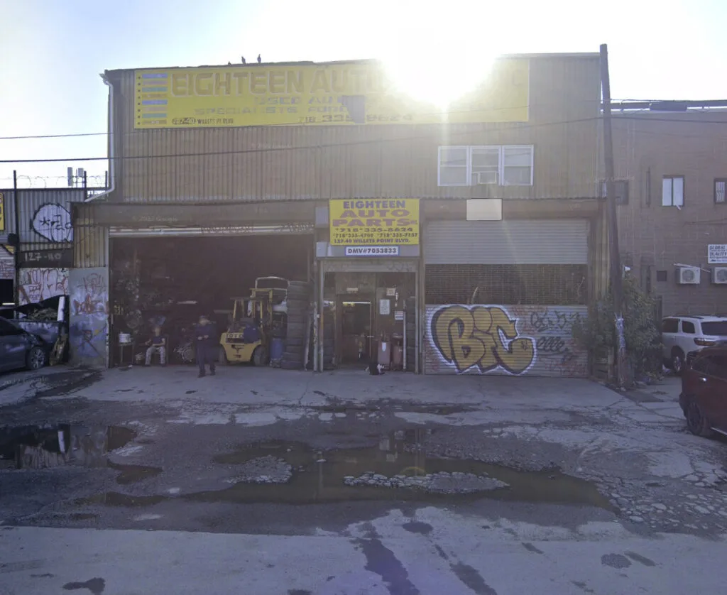 Exterior de Eighteen Auto Parts Inc