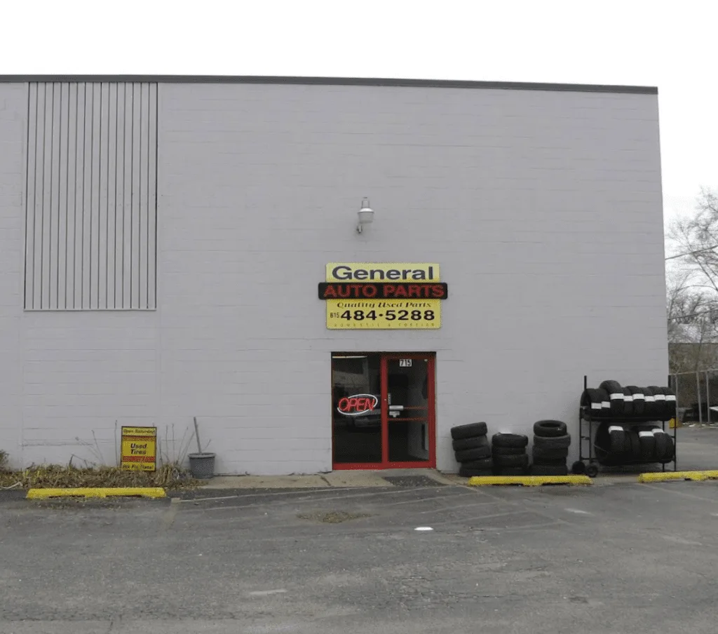 Exterior de General Auto Parts & Service