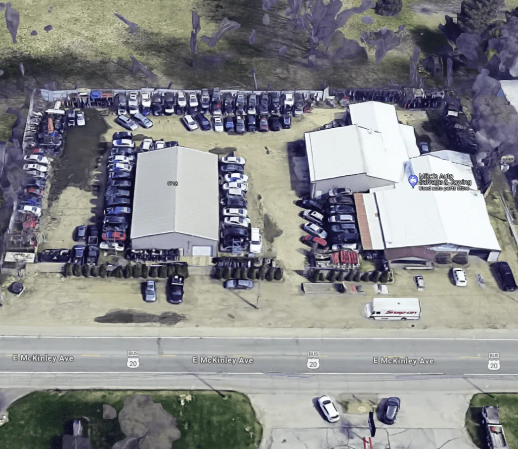 Exterior de Mike’s Auto Salvage & Towing