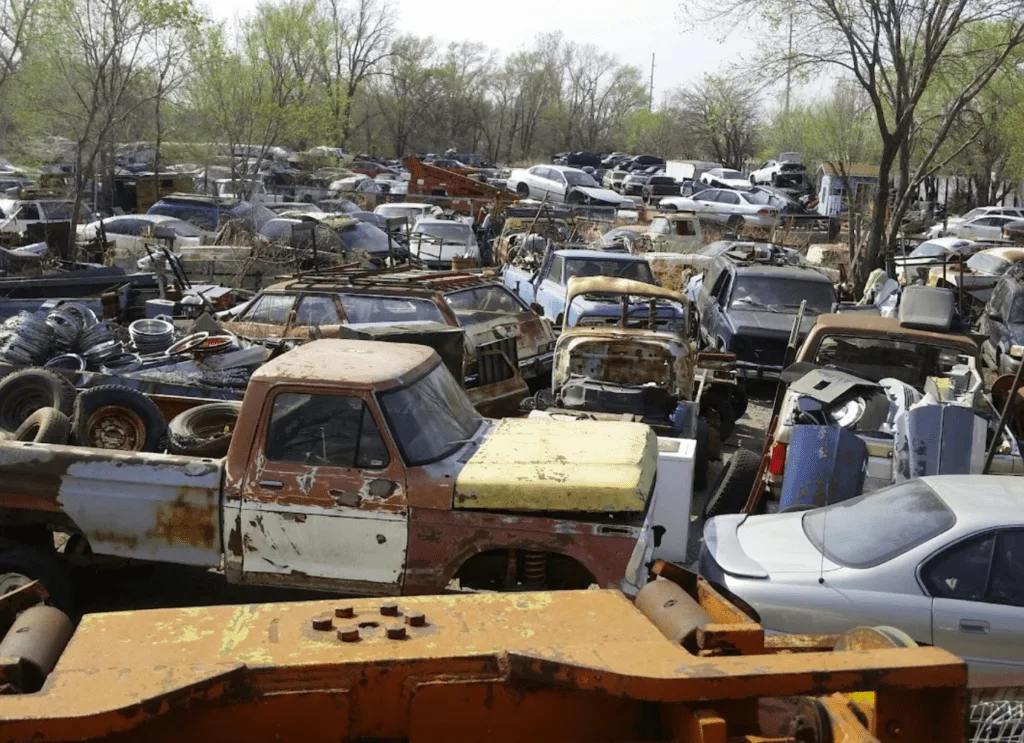 Exterior de South Broadway Auto Salvage