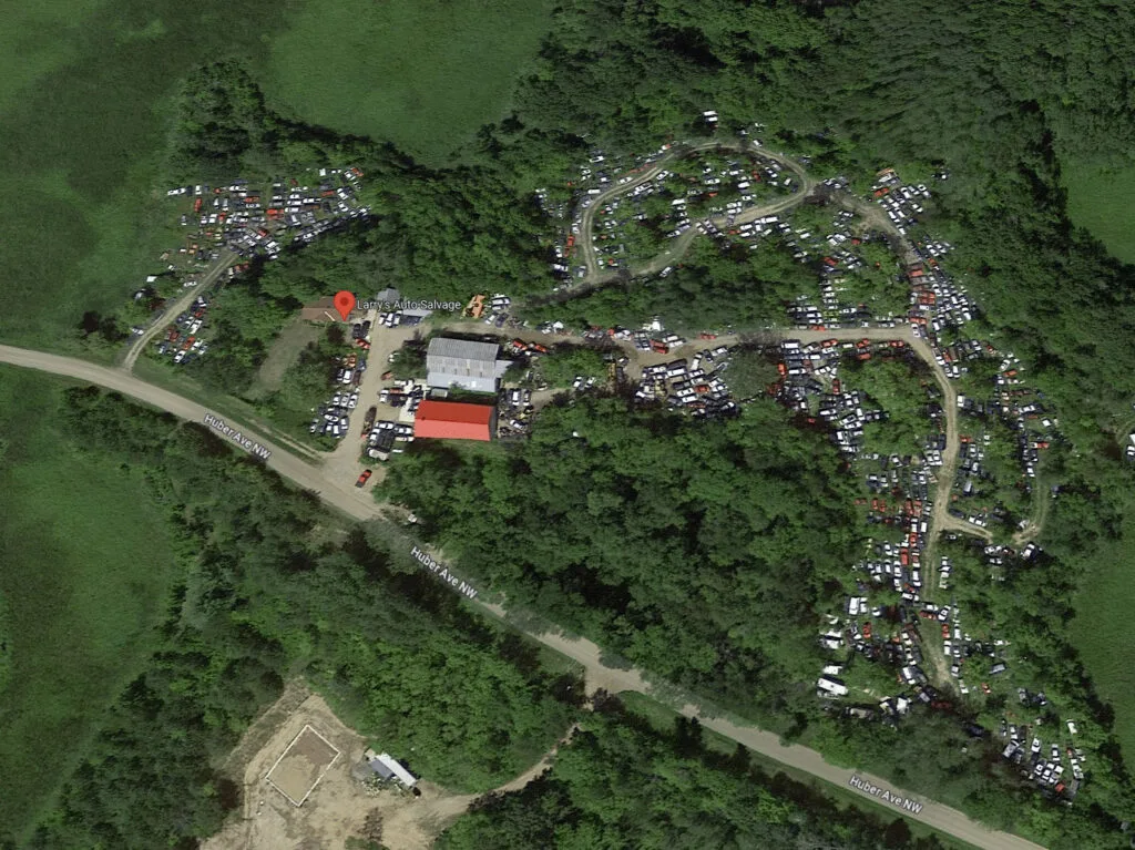 Exterior de Larry’s Auto Salvage LLC