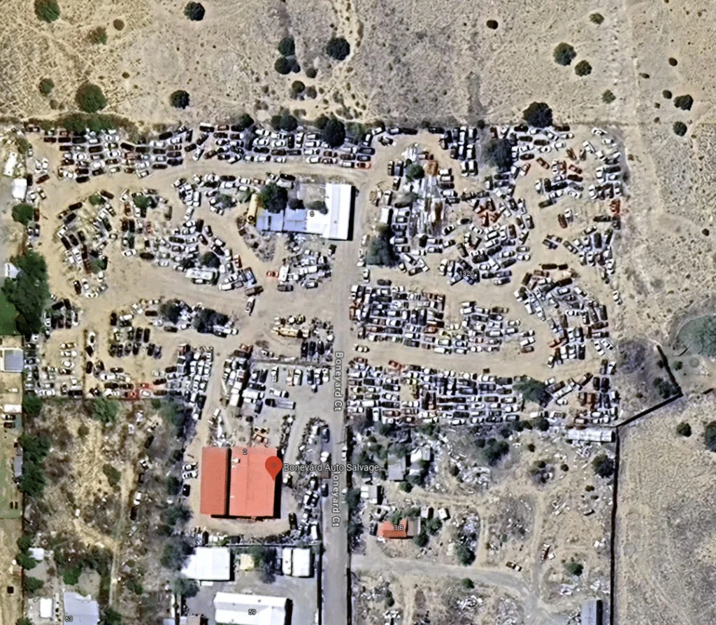 Exterior de Boneyard Auto Salvage