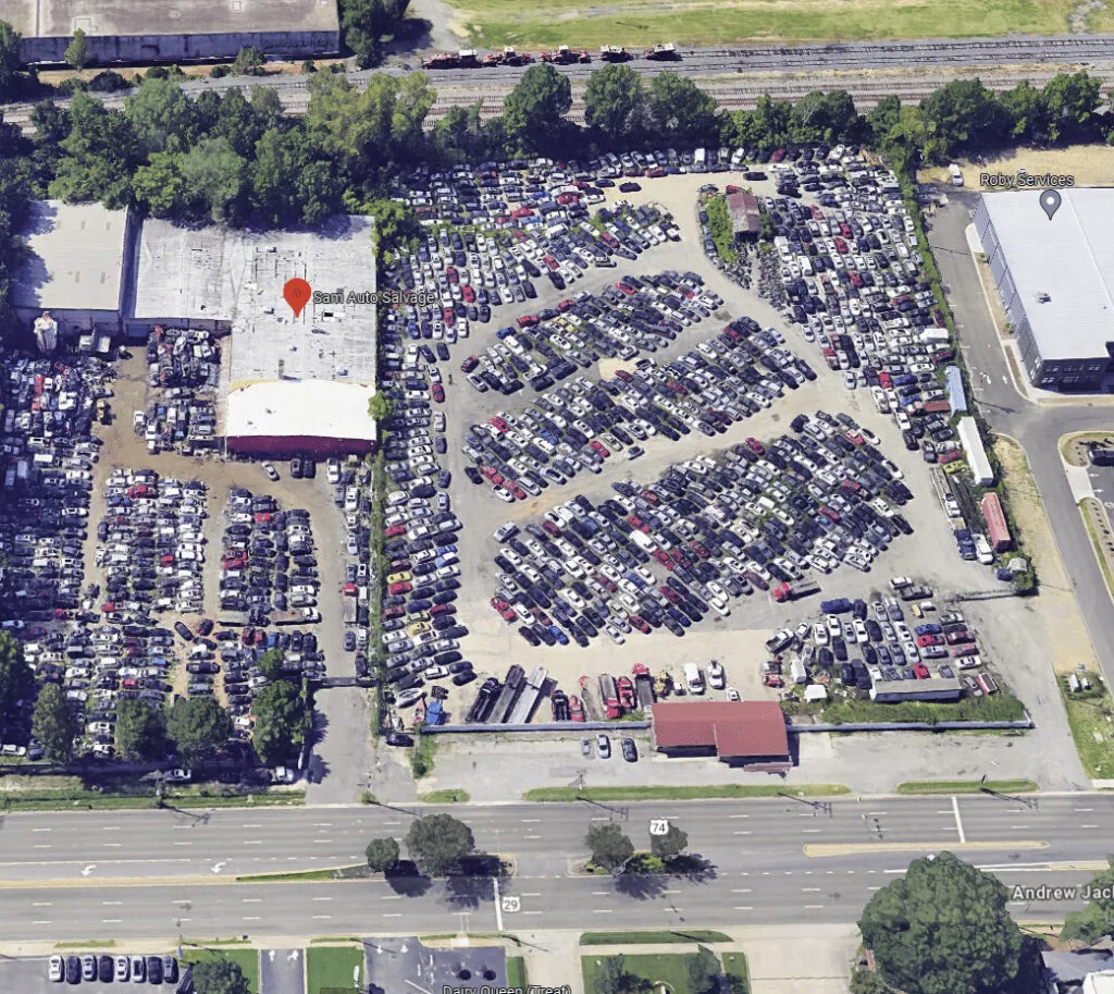 Exterior de Sam Auto Salvage