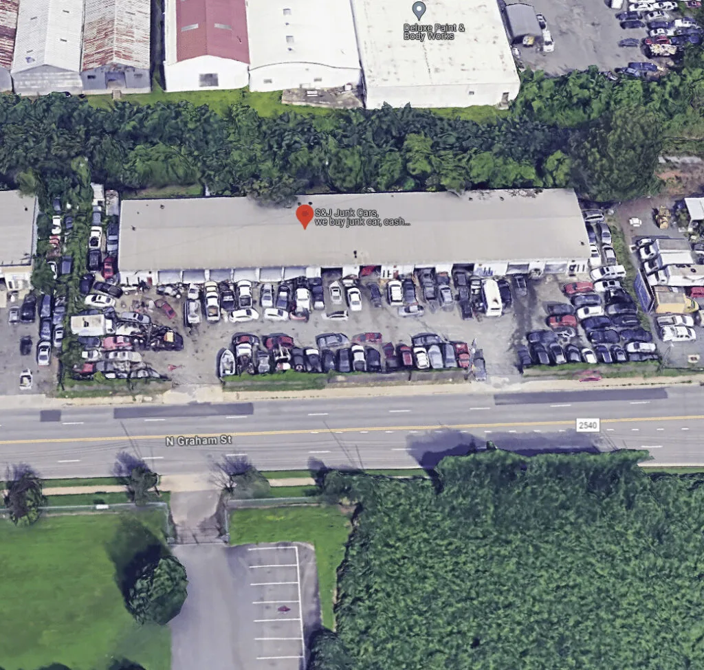 Exterior de S&J Junk Cars, we buy junk car, cash for junk cars.
