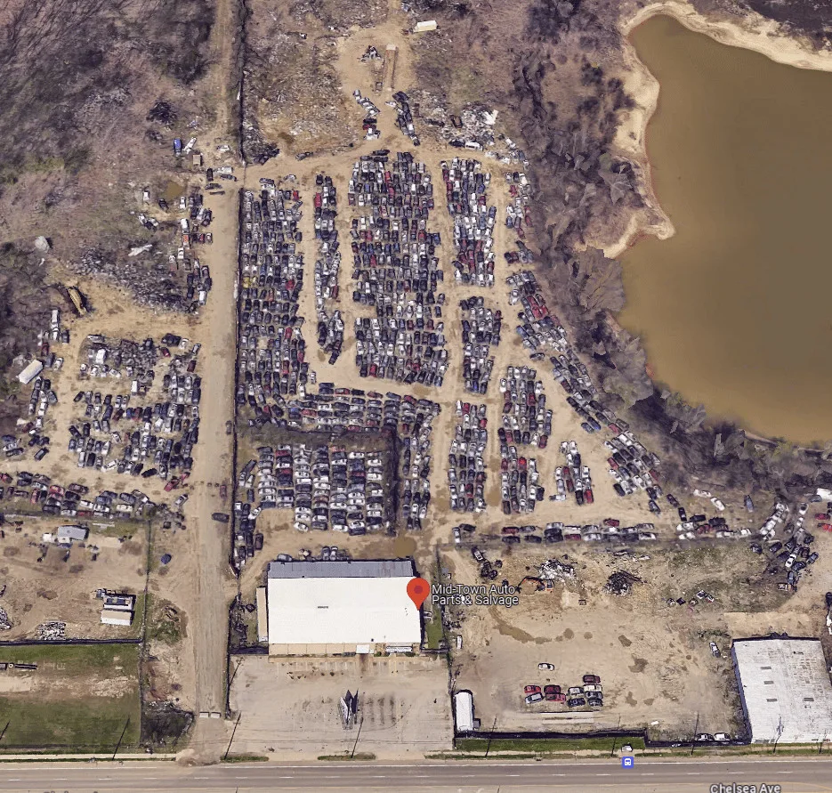 Exterior de Mid-Town Auto Parts & Salvage
