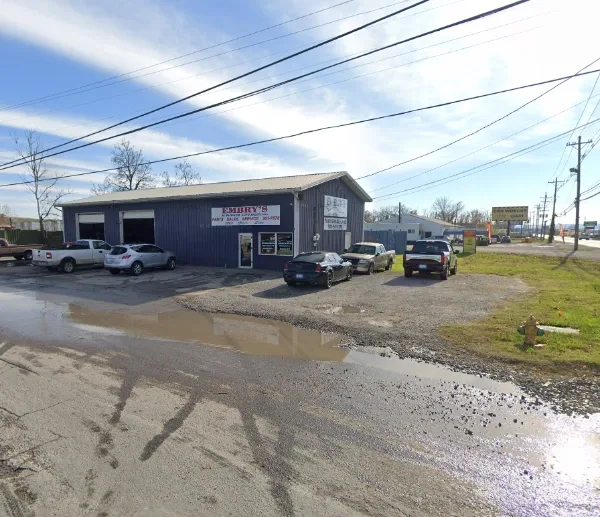 Exterior de Embry’s Auto Parts