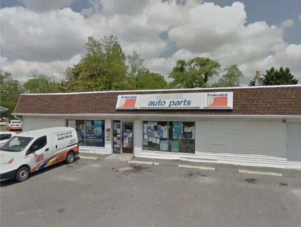 Exterior de Manlove Auto Parts
