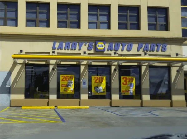 Exterior de NAPA Auto Parts – Larry’s Auto Parts