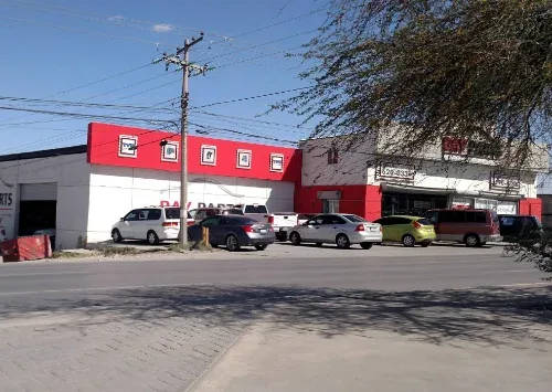 Exterior de Bay Parts sucursal Casas Grandes (Juárez, Chihuahua, México)