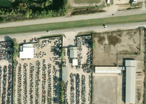 Vista aérea del patio de Affordable Auto Salvage