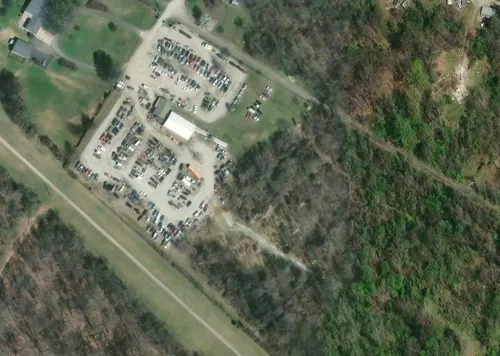 Exterior de Elmwood Auto Salvage-Crushing