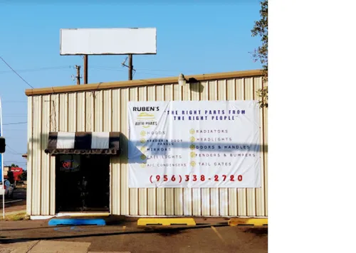 Exterior de Julios Auto Parts