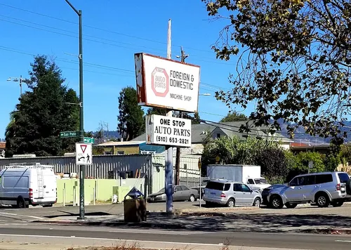 Exterior de One Stop Auto Parts