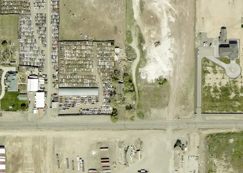 Vista aérea del patio de Tee Pee Auto Wrecking